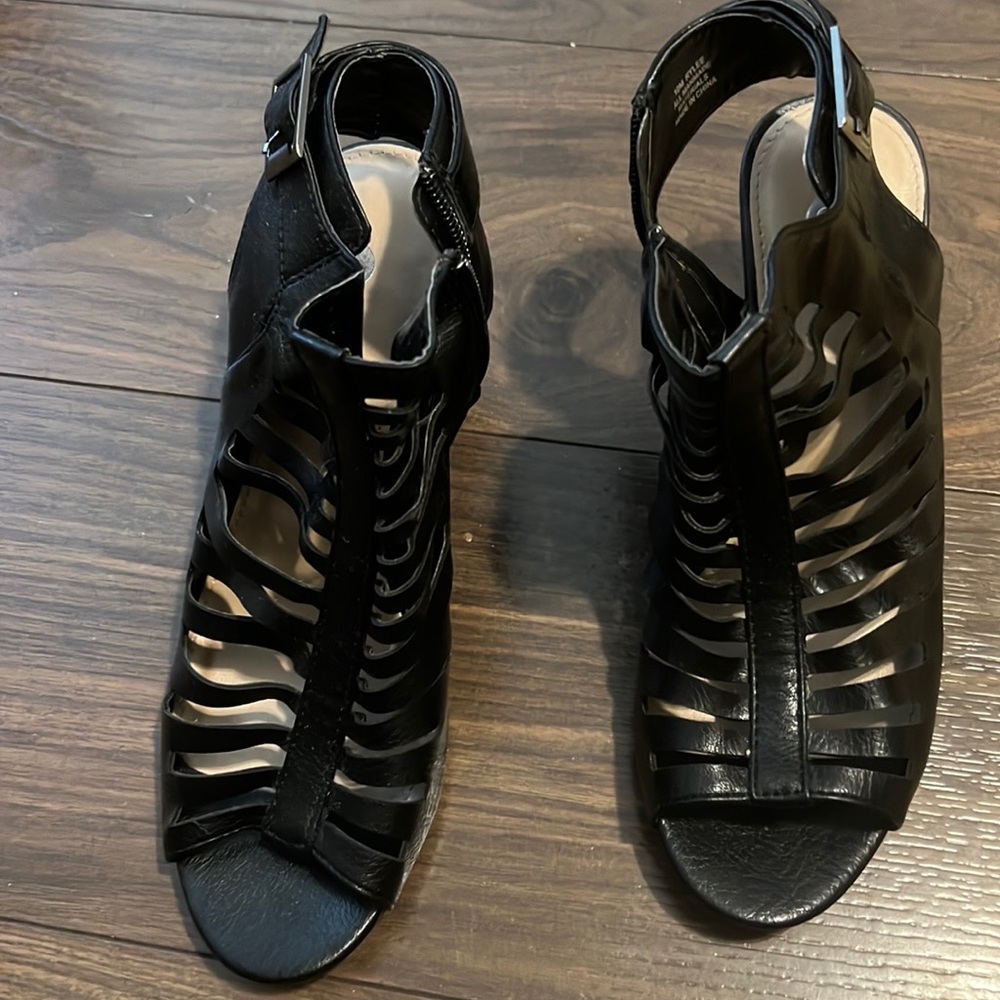 Black strap heel dress sandle